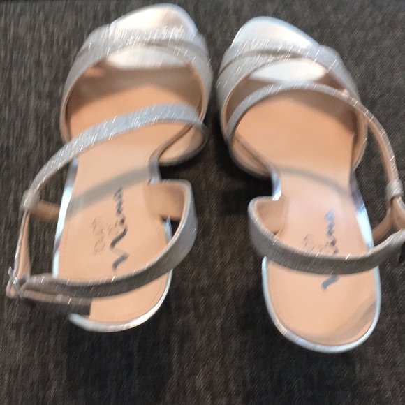 Touch of Nina Sliver Refined Gray Sandals - Picture 2 of 3